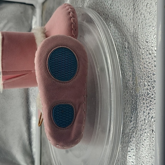 H Pink Suede Moccasin With White Faux Fur Boots Sz 2 - Picture 6 of 10